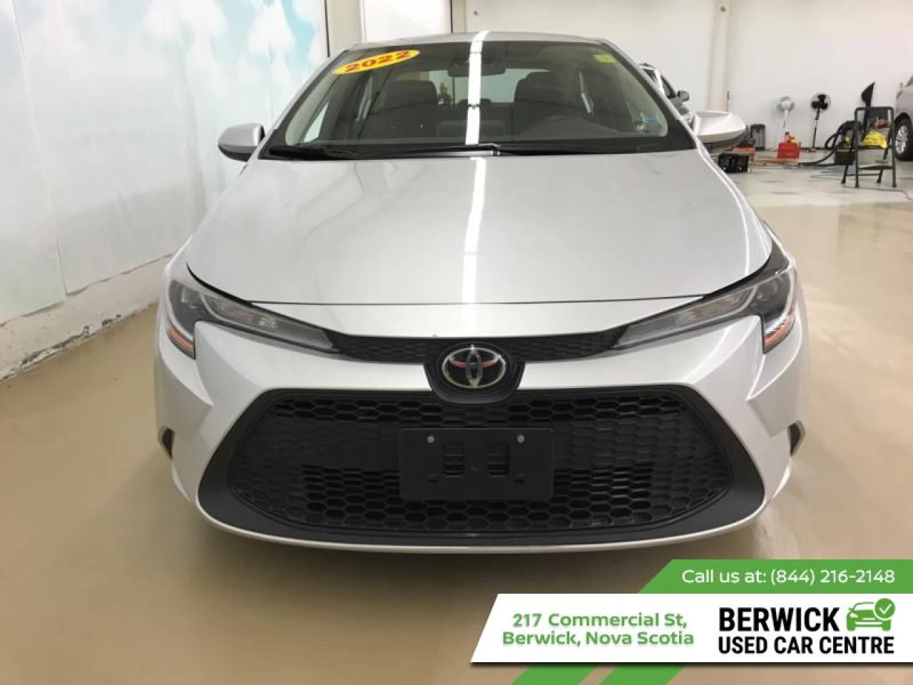 2022 Toyota Corolla LE Main Image