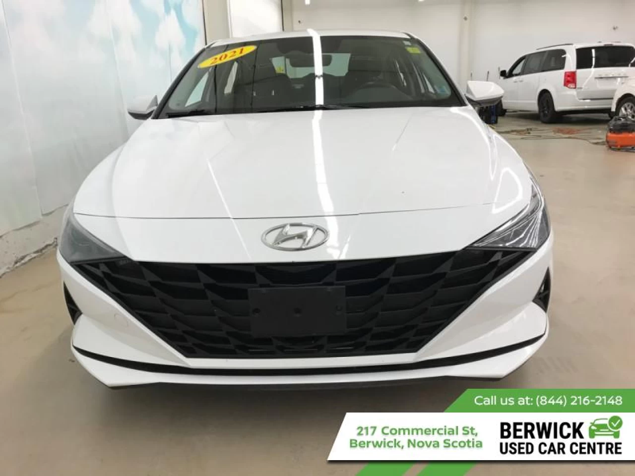 2021 Hyundai Elantra Preferred IVT Main Image