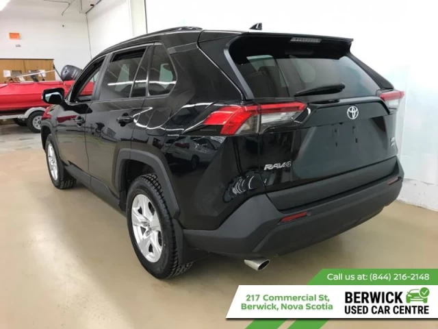 Toyota RAV4 XLE AWD 2021