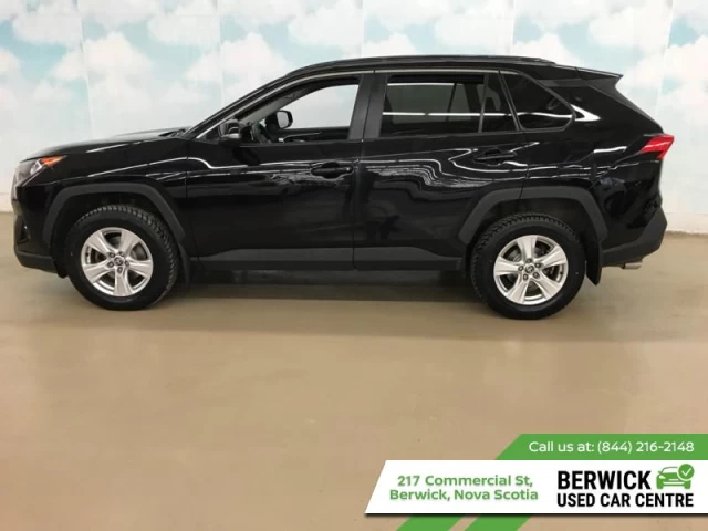 Toyota RAV4 XLE AWD 2021