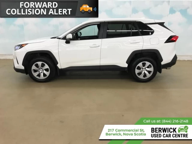 Toyota RAV4 LE AWD 2022