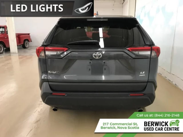 Toyota RAV4 LE AWD 2022